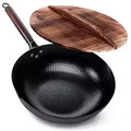 Wok traditionnel en fer martelé de 32 cm avec poignée en bois